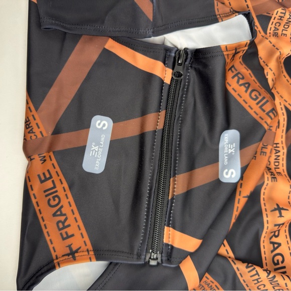 NWOT Black & Brown Luggage Cover with Fragile Print 18-22” Sm Diagonal Carry-on - Picture 7 of 10